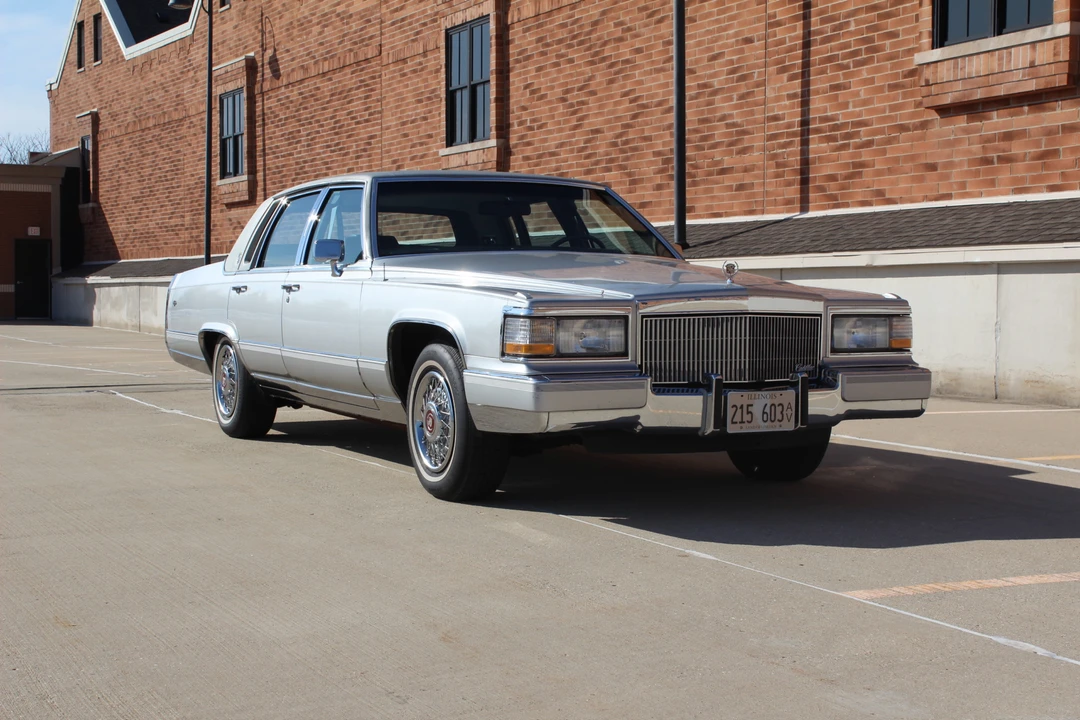 1991 Cadillac Fleetwood - Image 9 of 31