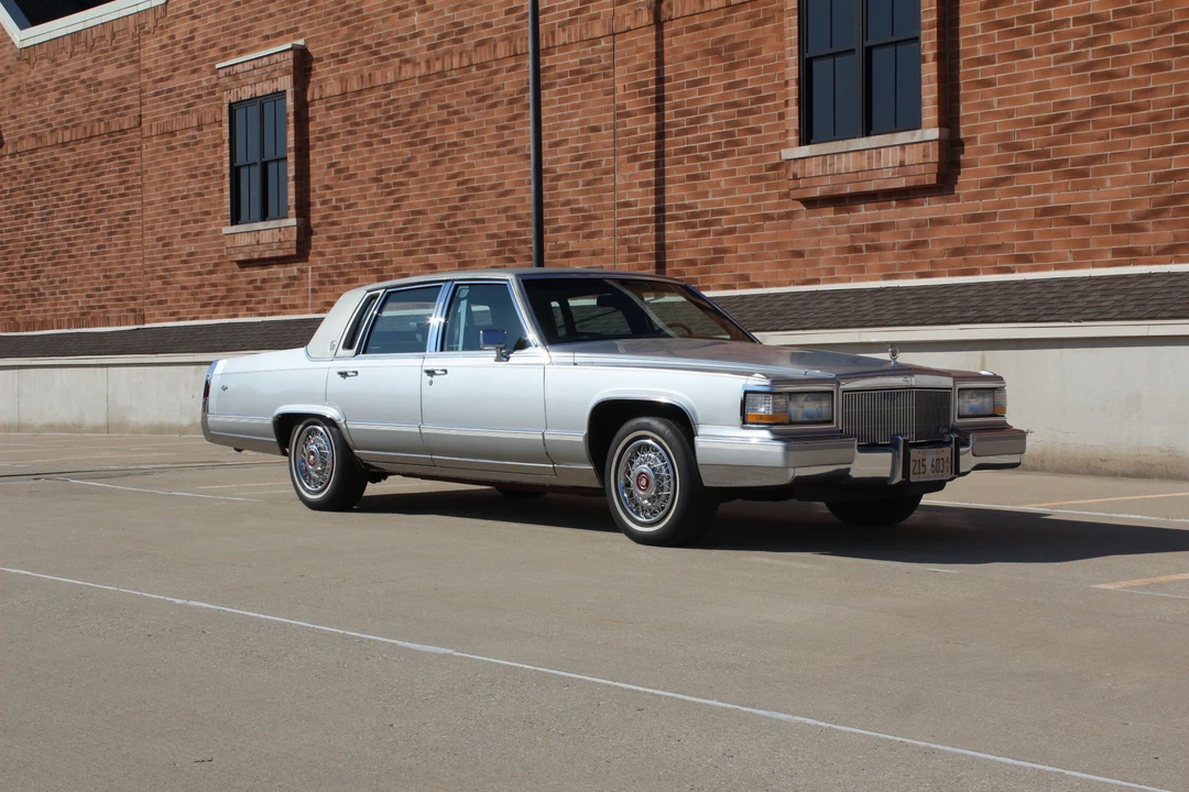 1991 Cadillac Fleetwood - Image 11 of 31