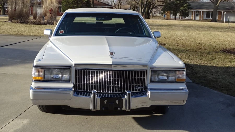 1991 Cadillac Brougham - Image 9 of 10
