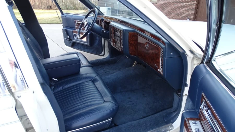 1991 Cadillac Brougham - Image 3 of 10