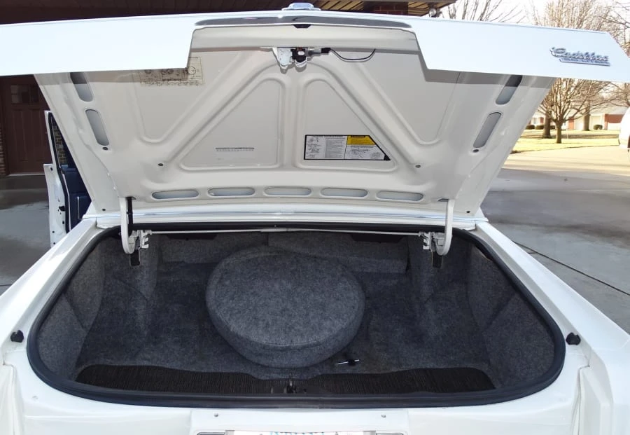 1991 Cadillac Brougham - Image 6 of 10