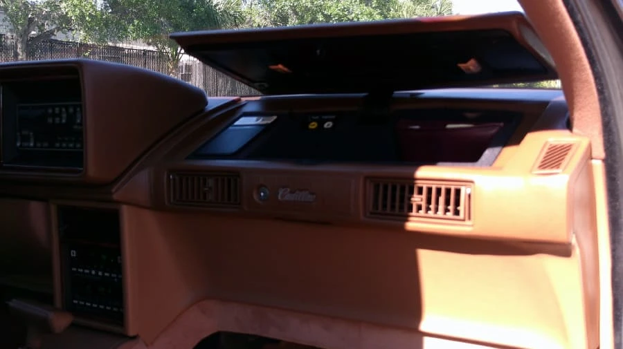 1991 Cadillac Seville - Image 16 of 31