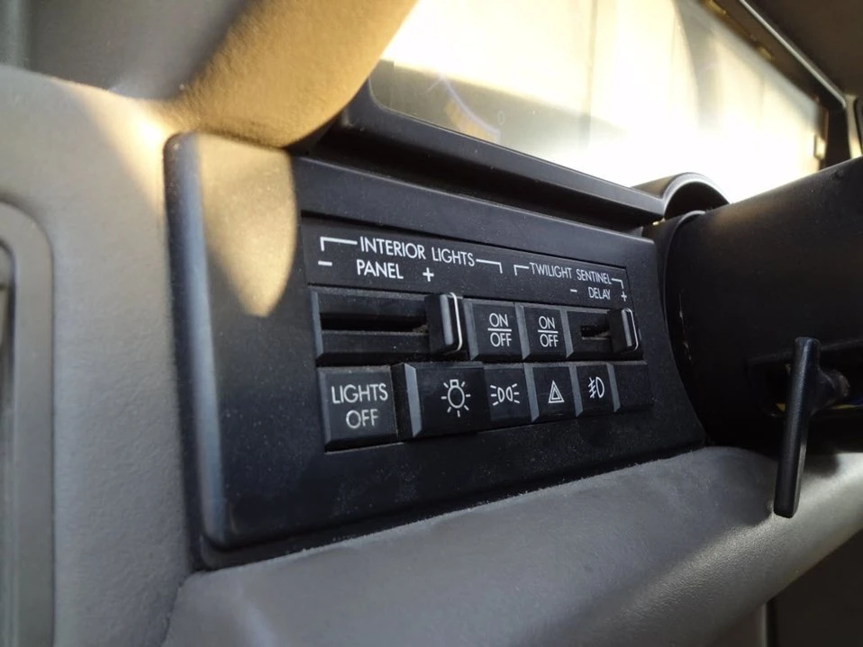 1991 Cadillac Allante - Image 14 of 16