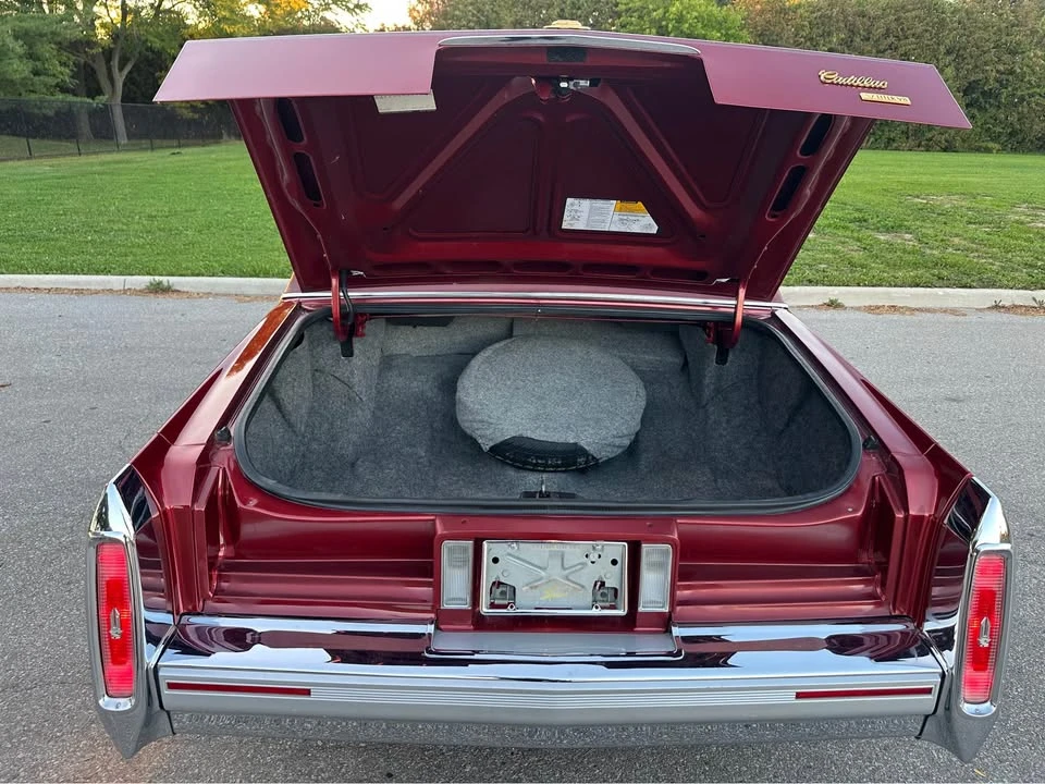 1991 Cadillac Brougham - Image 4 of 17