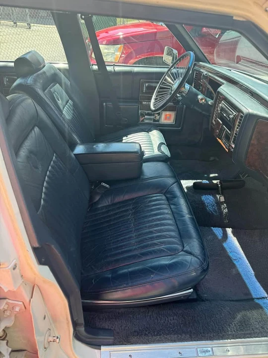 1991 Cadillac Brougham - Image 12 of 15