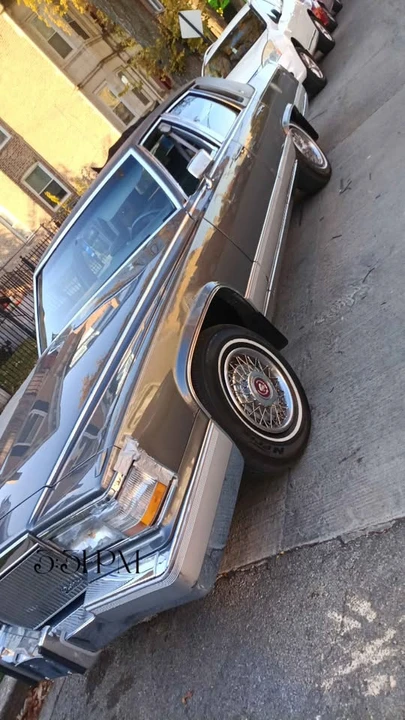 1991 Cadillac Brougham - Image 4 of 6