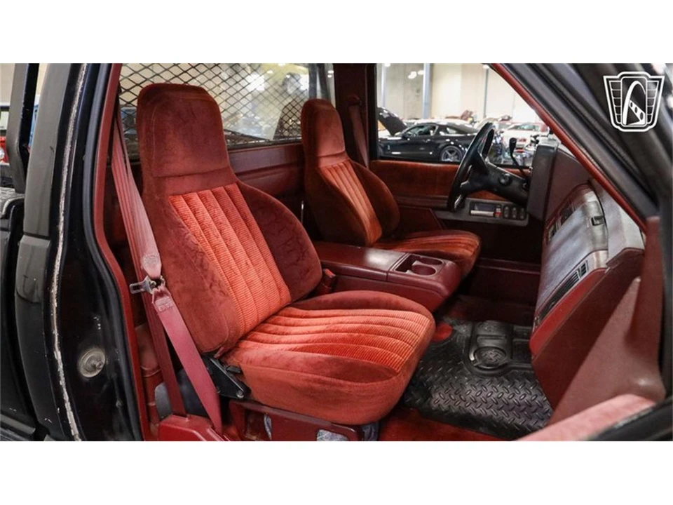 1991 Chevrolet C/K 4th Gen - Image 18 of 31
