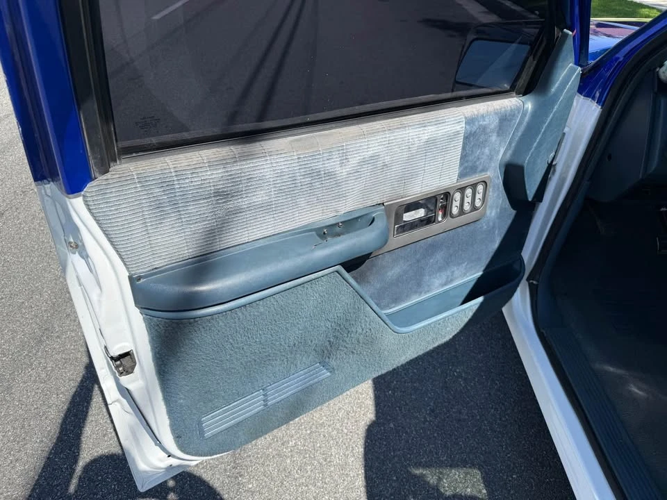 1991 Chevrolet C/K 4th Gen - Image 10 of 12