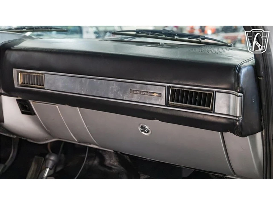 1991 Chevrolet K5 Blazer 2nd Gen - Image 16 of 31