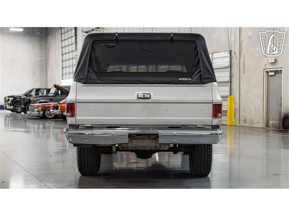 1991 Chevrolet K5 Blazer 2nd Gen - Image 6 of 31