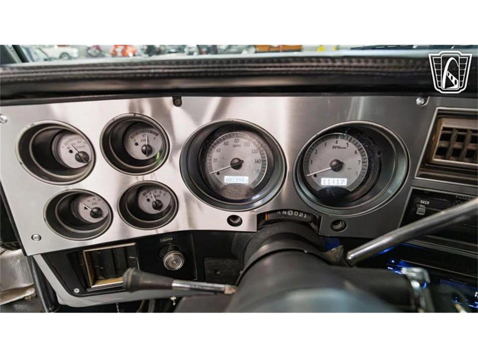 1991 Chevrolet K5 Blazer 2nd Gen - Image 12 of 31
