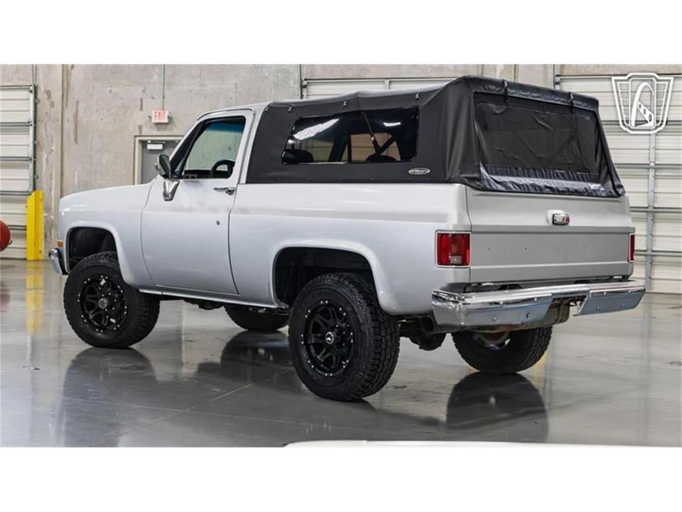 1991 Chevrolet K5 Blazer 2nd Gen - Image 7 of 31