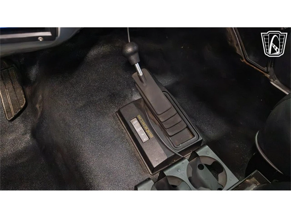 1991 Chevrolet K5 Blazer 2nd Gen - Image 24 of 31