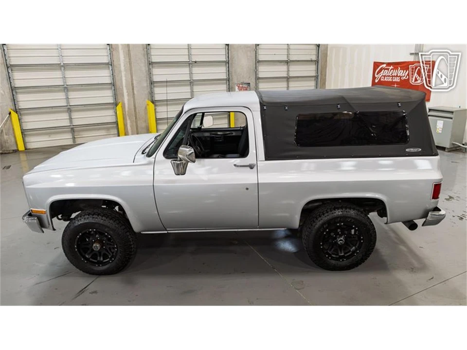 1991 Chevrolet K5 Blazer 2nd Gen - Image 30 of 31