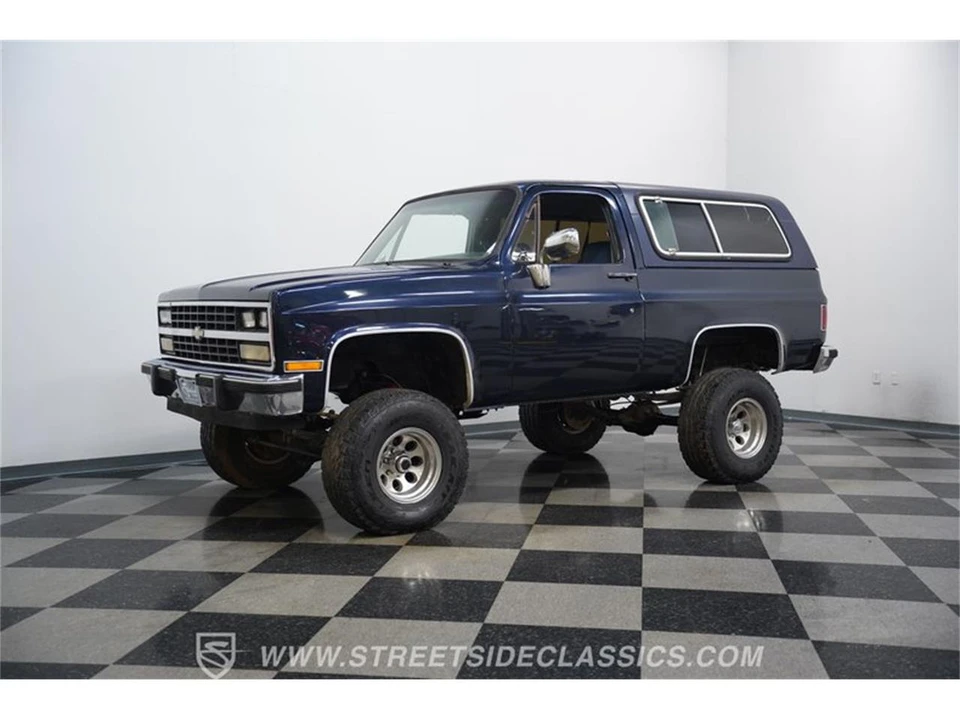 1991 Chevrolet K5 Blazer 2nd Gen - Image 4 of 31