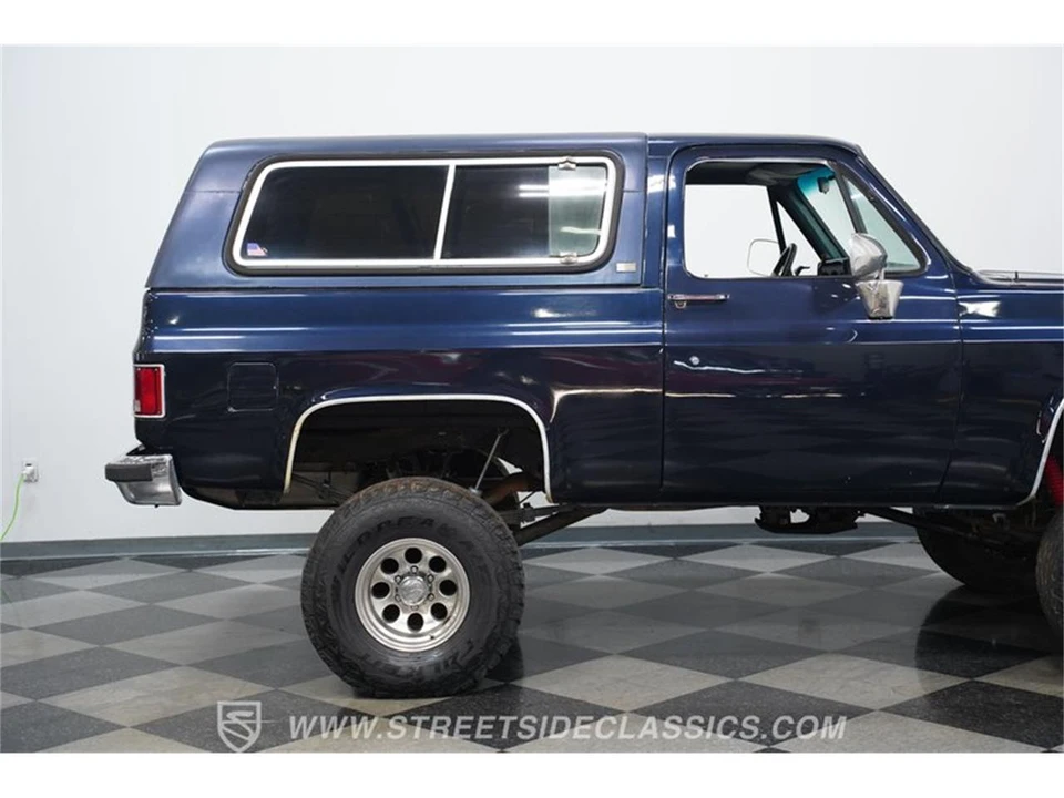 1991 Chevrolet K5 Blazer 2nd Gen - Image 24 of 31