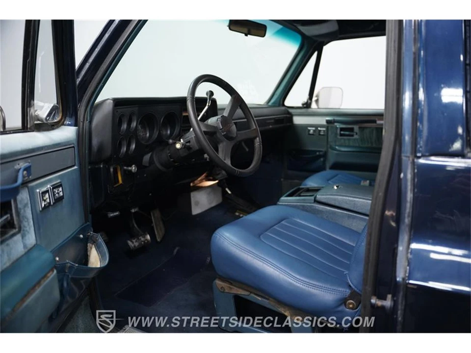 1991 Chevrolet K5 Blazer 2nd Gen - Image 2 of 31