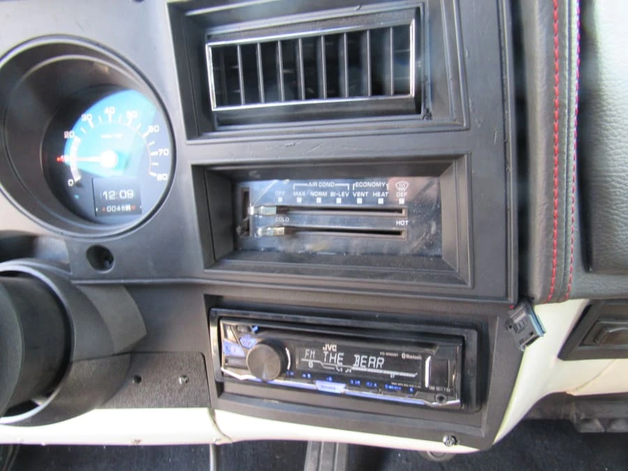 1991 Chevrolet Blazer - Image 15 of 21