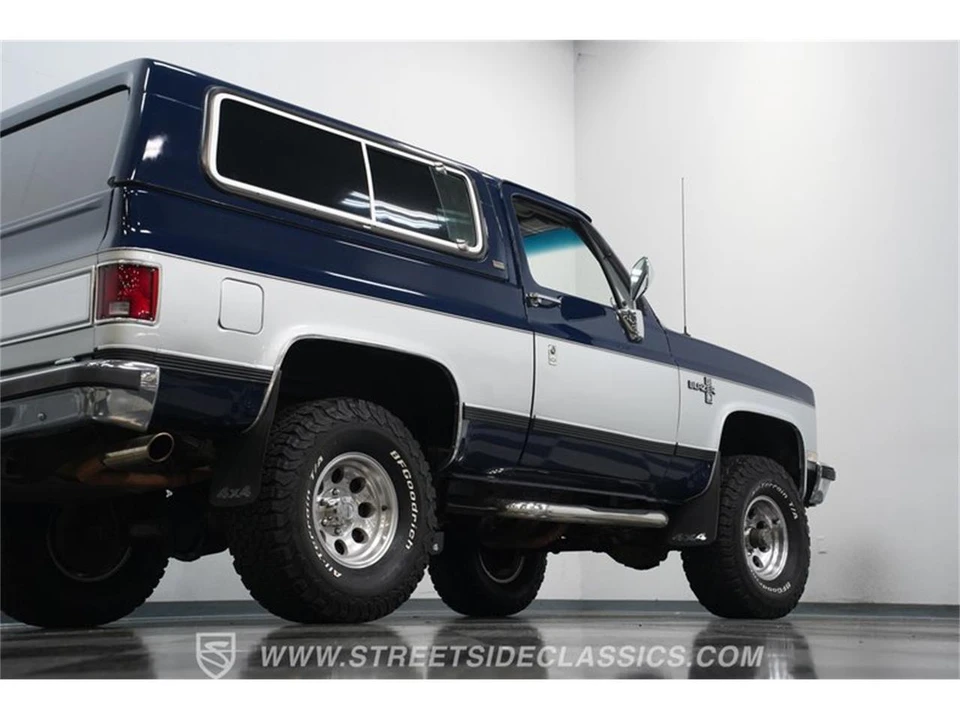 1991 Chevrolet K5 Blazer 2nd Gen - Image 24 of 31