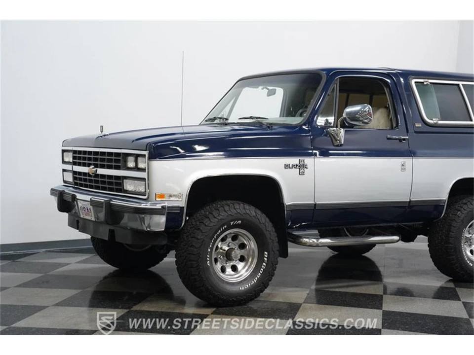 1991 Chevrolet K5 Blazer 2nd Gen - Image 16 of 31