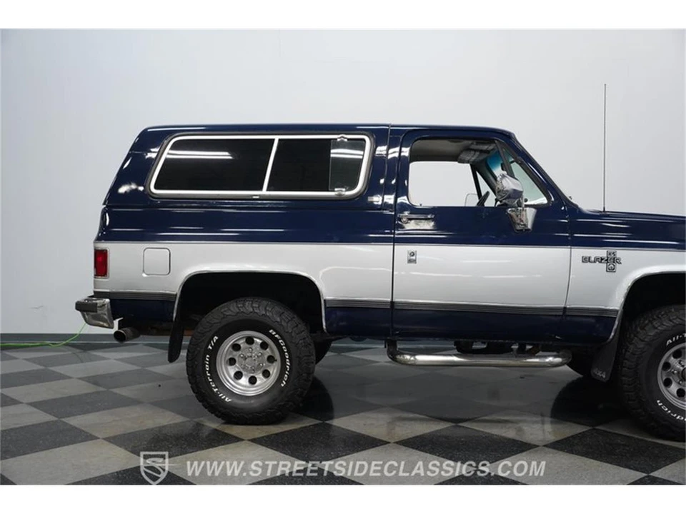 1991 Chevrolet K5 Blazer 2nd Gen - Image 25 of 31