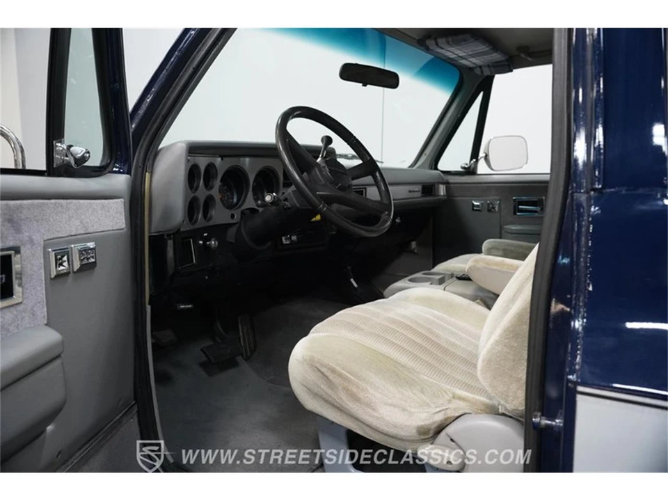 1991 Chevrolet K5 Blazer 2nd Gen - Image 2 of 31