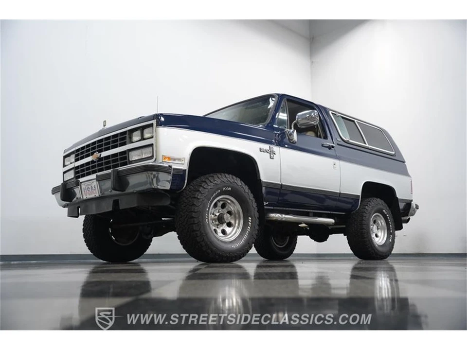 1991 Chevrolet K5 Blazer 2nd Gen - Image 17 of 31