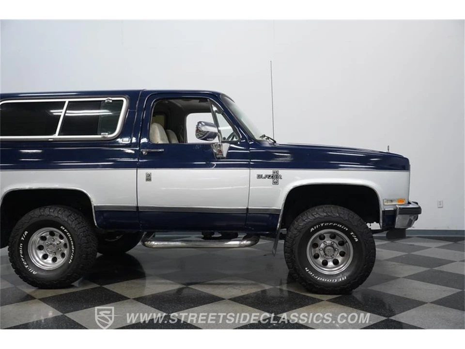 1991 Chevrolet K5 Blazer 2nd Gen - Image 26 of 31