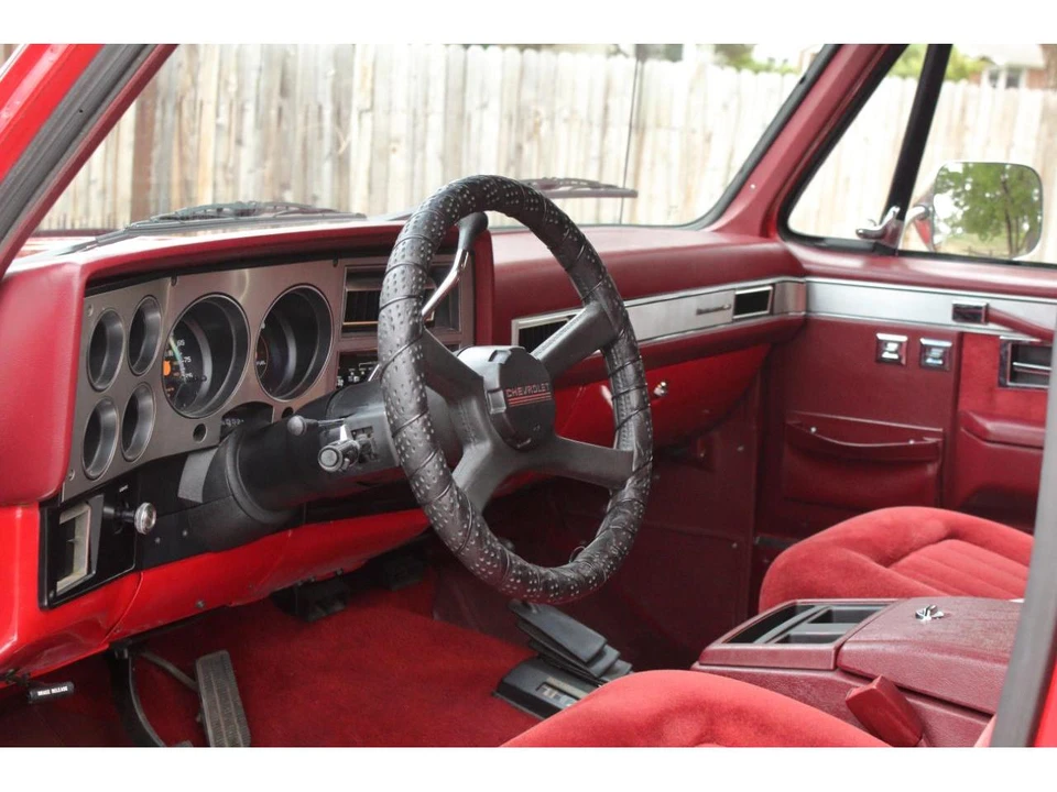 1991 Chevrolet K5 Blazer 2nd Gen - Image 6 of 31