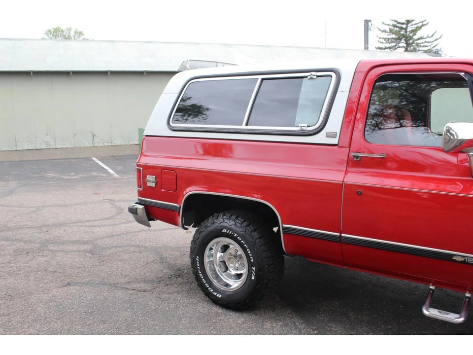 1991 Chevrolet K5 Blazer 2nd Gen - Image 23 of 31