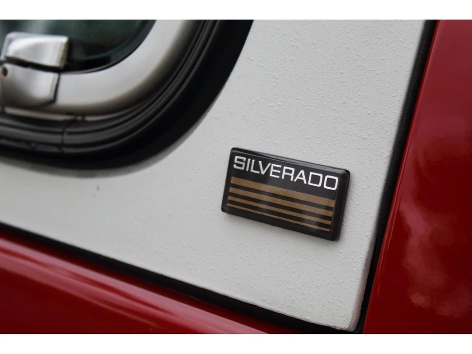 1991 Chevrolet K5 Blazer 2nd Gen - Image 10 of 31