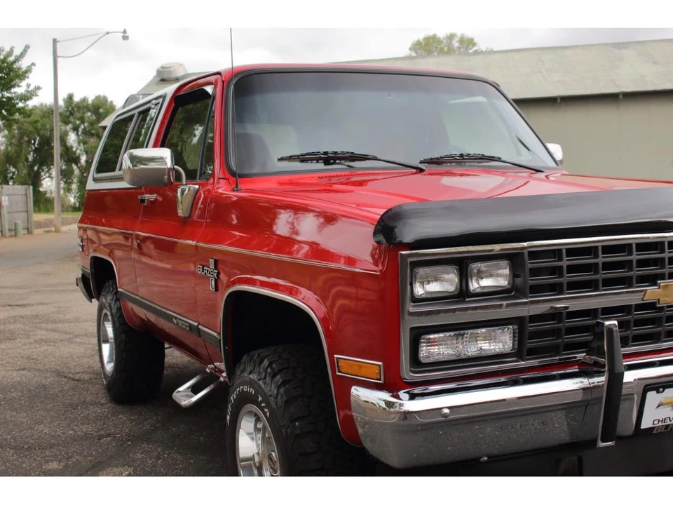1991 Chevrolet K5 Blazer 2nd Gen - Image 15 of 31