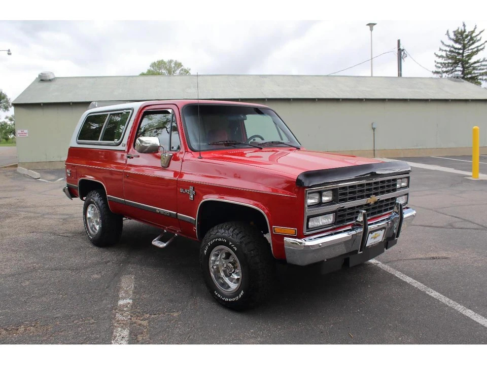 1991 Chevrolet K5 Blazer 2nd Gen - Image 2 of 31