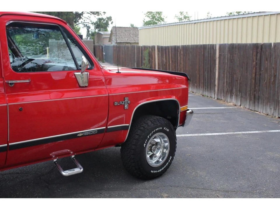 1991 Chevrolet K5 Blazer 2nd Gen - Image 22 of 31