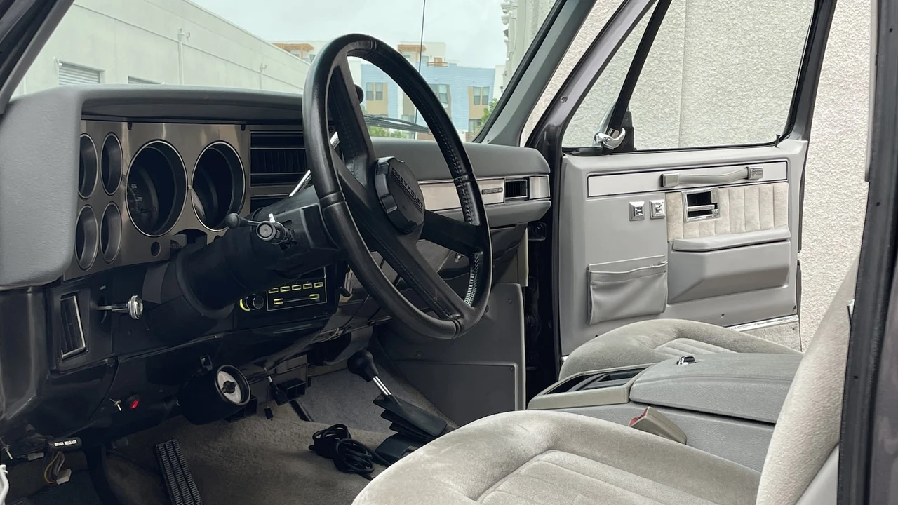 1991 Chevrolet Blazer - Image 3 of 29