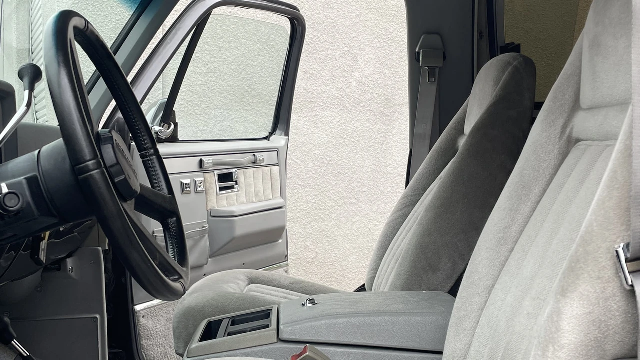 1991 Chevrolet Blazer - Image 4 of 29