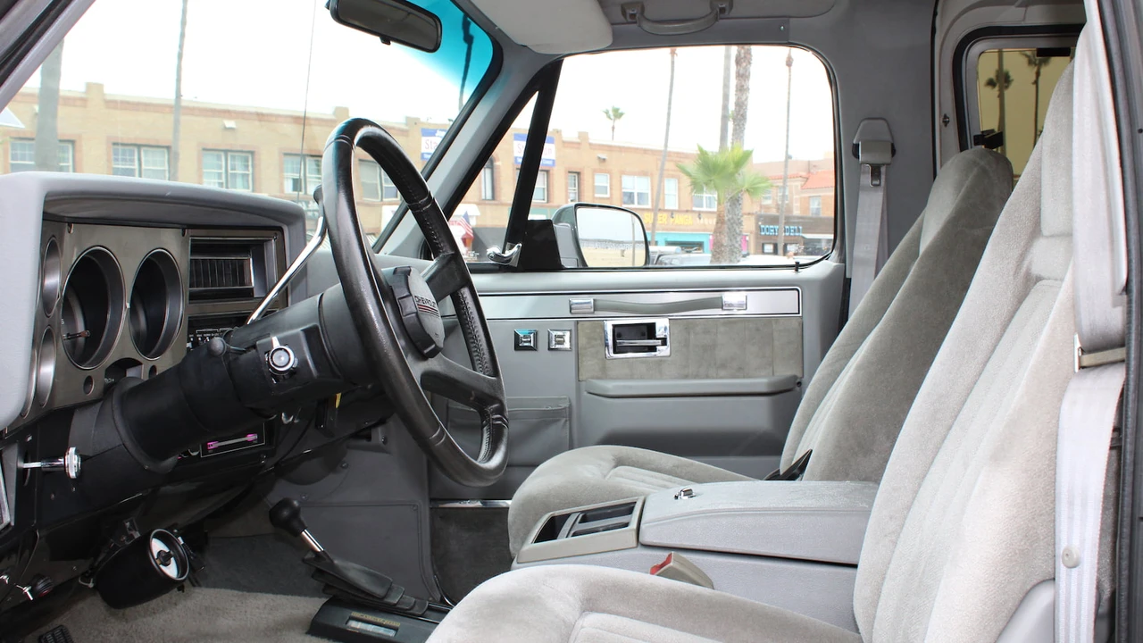1991 Chevrolet Blazer - Image 8 of 29