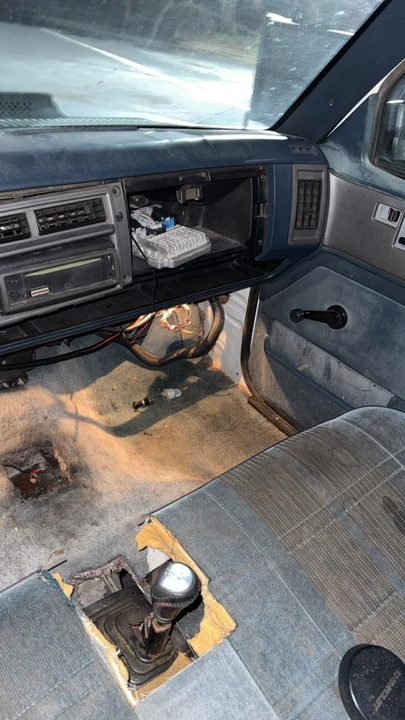 1991 Chevrolet K5 Blazer 2nd Gen - Image 11 of 16