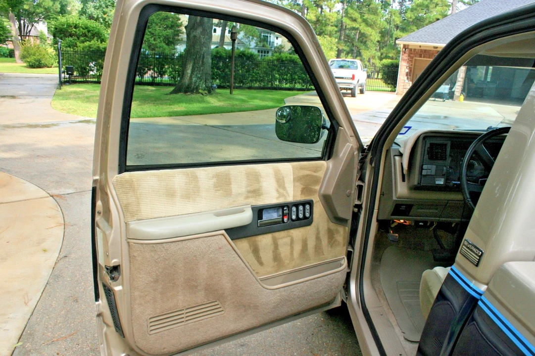 1991 Chevrolet C/K 4th Gen - Image 10 of 13