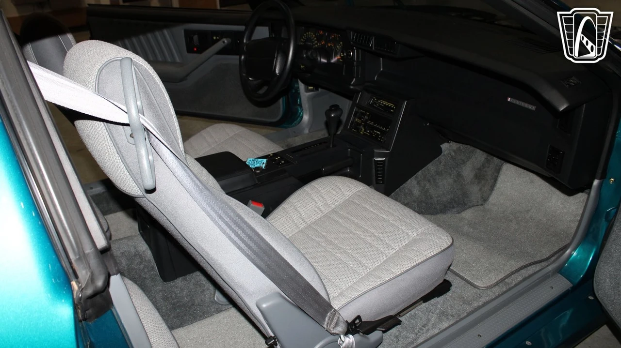 1991 Chevrolet Camaro 3rd Gen - Image 8 of 12