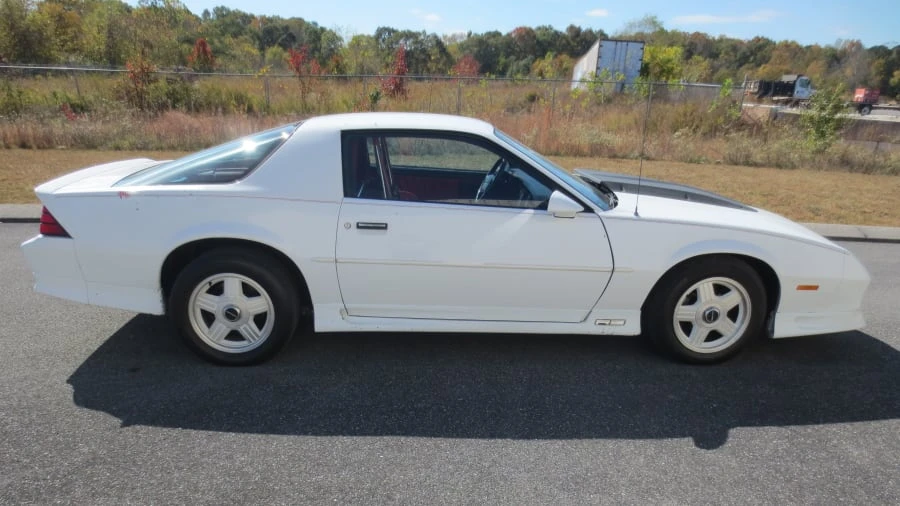 1991 Chevrolet Camaro 3rd Gen - Image 2 of 8