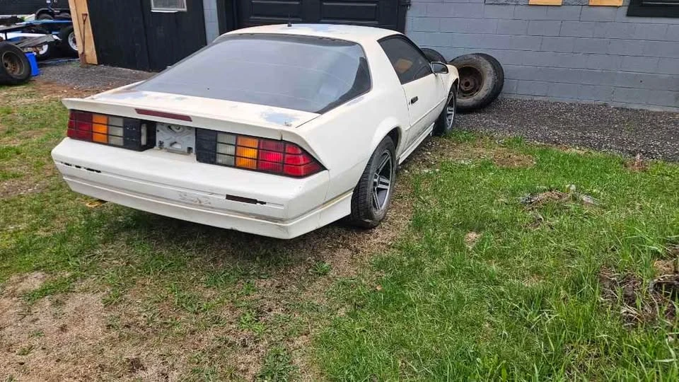 1991 Chevrolet Camaro 3rd Gen - Image 3 of 4