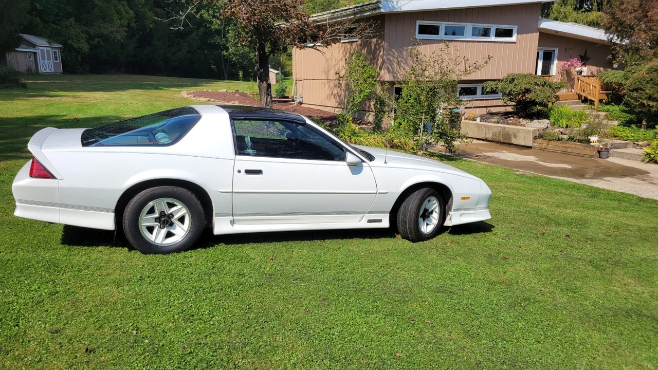 1991 Chevrolet Camaro 3rd Gen - Image 12 of 13