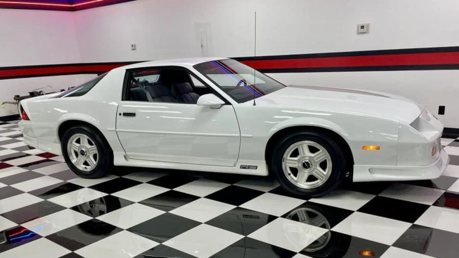 1991 Chevrolet Camaro 3rd Gen - Image 4 of 13