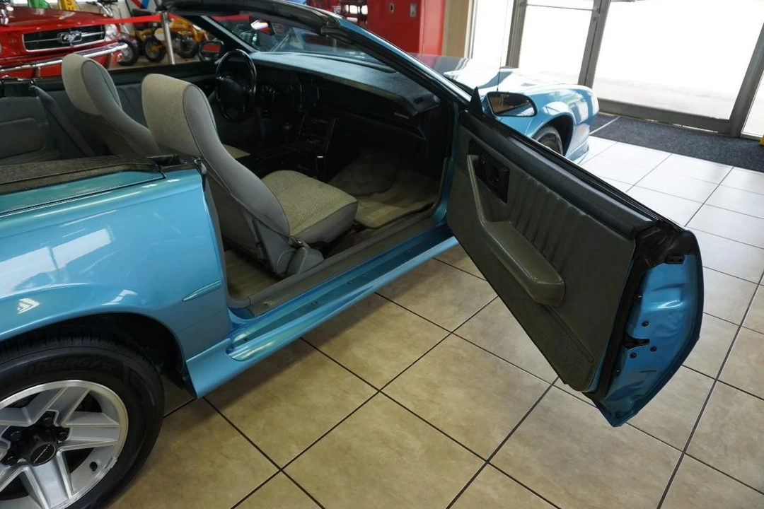 1991 Chevrolet Camaro 3rd Gen - Image 22 of 31