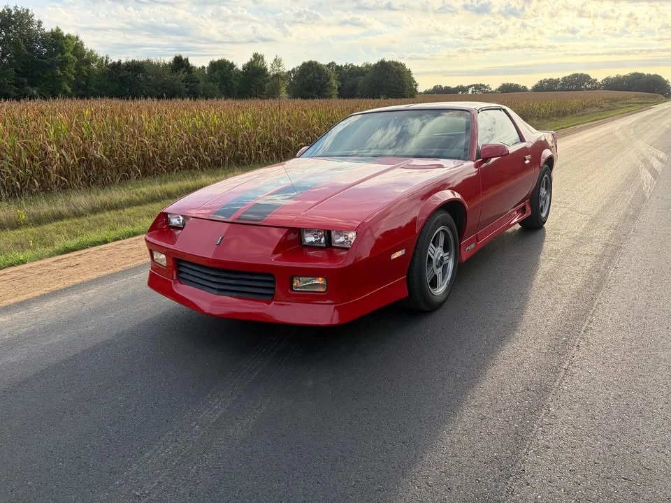 1991 Chevrolet Camaro 3rd Gen - Image 2 of 8