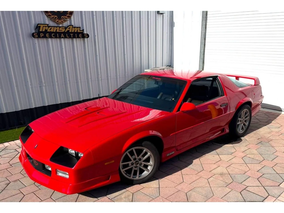 1991 Chevrolet Camaro IROC-Z & Z28 3rd Gen - Image 18 of 31