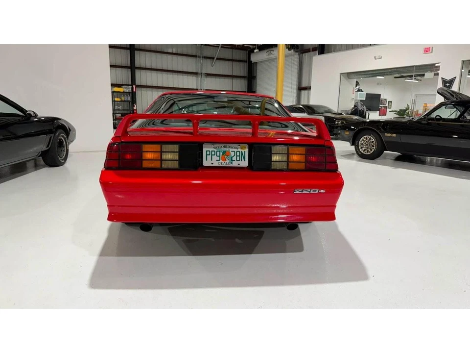 1991 Chevrolet Camaro IROC-Z & Z28 3rd Gen - Image 11 of 31