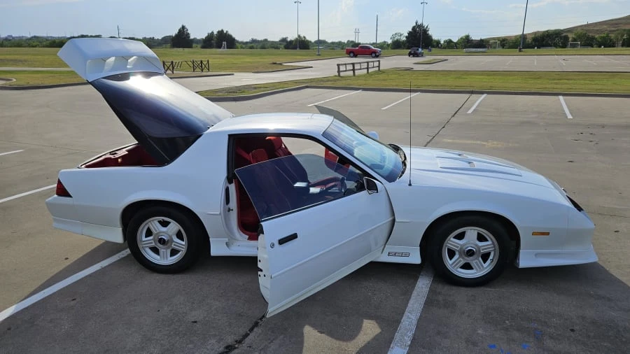 1991 Chevrolet Camaro IROC-Z & Z28 3rd Gen - Image 5 of 20