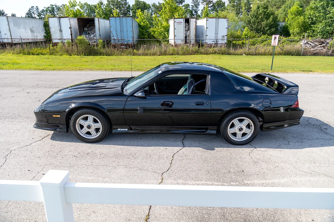 1991 Chevrolet Camaro IROC-Z & Z28 3rd Gen - Image 3 of 31